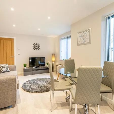 14 St. Johns Mews Daire *